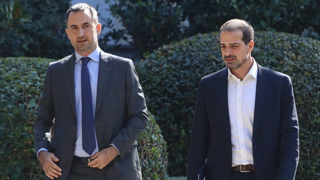 Σε τροχιά διάλυσης η Νέα Αριστερά: Ο Α. Χαρίτσης φεύγει, ο Γ. Σακελλαρίδης έρχεται