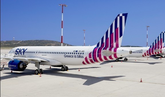 Δεν αυξάνει τις τιμές στα αεροπορικά εισιτήρια, ενημερώνει η Sky express