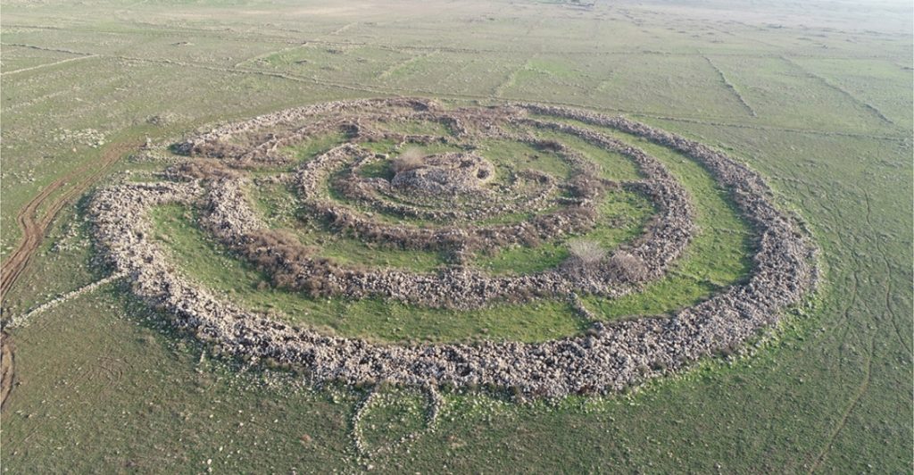 Μυστήριο με το ισραηλινό Στόουνχεντζ: Έρευνα αποκαλύπτει δεκάδες παρόμοιες δομές στην περιοχή
