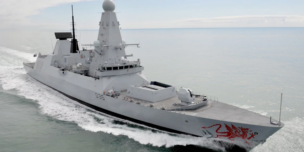 Έφτασε το αντιτορπιλικό Dragon στην Κύπρο για την ενίσχυση της αεράμυνας των βρετανικών βάσεων