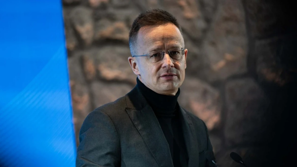 Διαβάστε ακόμη: Τράπεζα της Ελλάδος: Βλέπει αύξηση πληθωρισμού τον Μάρτιο λόγω ανόδου του ενεργειακού κόστους και δύο αυξήσεις επιτοκίων από την ΕΚΤ Μέτρα στήριξης: Η εξειδίκευση των μέτρων από το Υπουργείο Οικονομικών CrediaBank: Ποιοι μέτοχοι μπαίνουν στην ΑΜΚ – Το μήνυμα της Ελένης Βρεττού Στο «σφυρί» τα 22 περιφερειακά αεροδρόμια: Ανοιχτός διαγωνισμός αντί fast track λύσεων