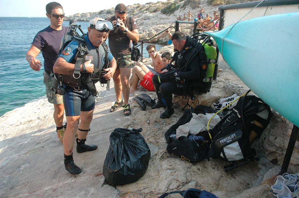 Τα επικίνδυνα μυστικά του «πηγαδιού του διαβόλου» στα Λιμανάκια της Βουλιαγμένης