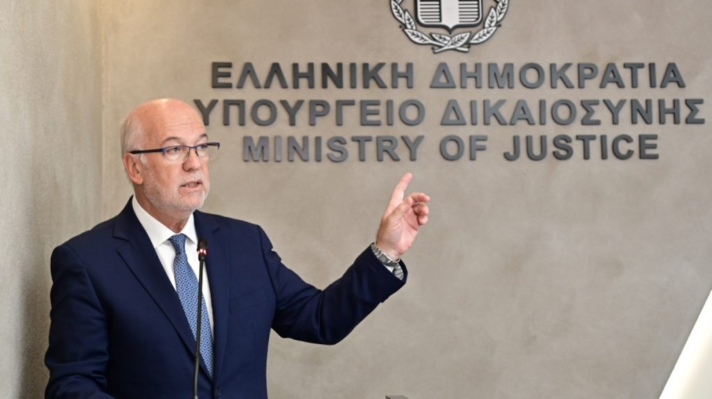 Γ. Φλωρίδης για δίκη Τεμπών: «Αν κάποιος μου βρει στην Ευρώπη μεγαλύτερη αίθουσα, να μου το πει»