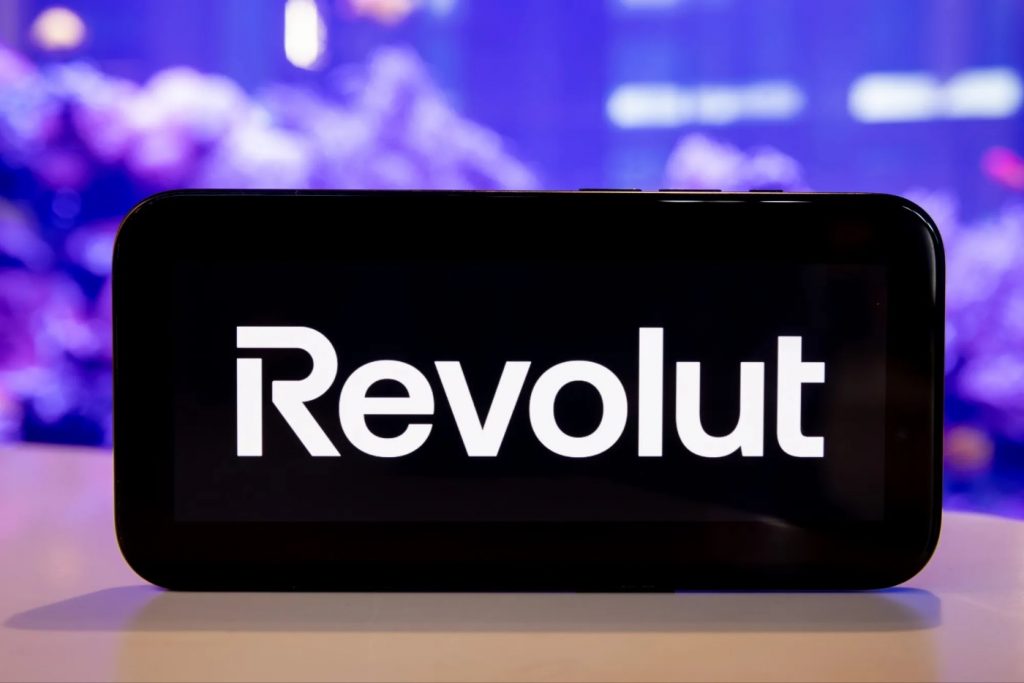 Revolut: Με 2 εκατ. πελάτες στη χώρα φέρνει ελληνικό IBAN και στοχεύει στην εταιρική μισθοδοσία