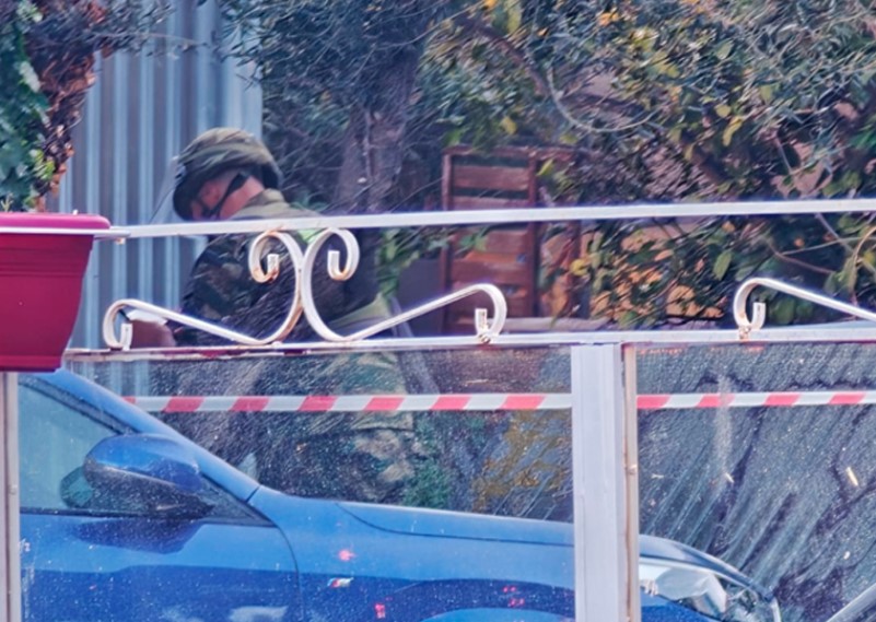 Εξουδετερώθηκε η οβίδα που βρέθηκε στην Πεύκη - «Το παιδί μου έπαιζε ποδόσφαιρο με αυτή» λέει πατέρας