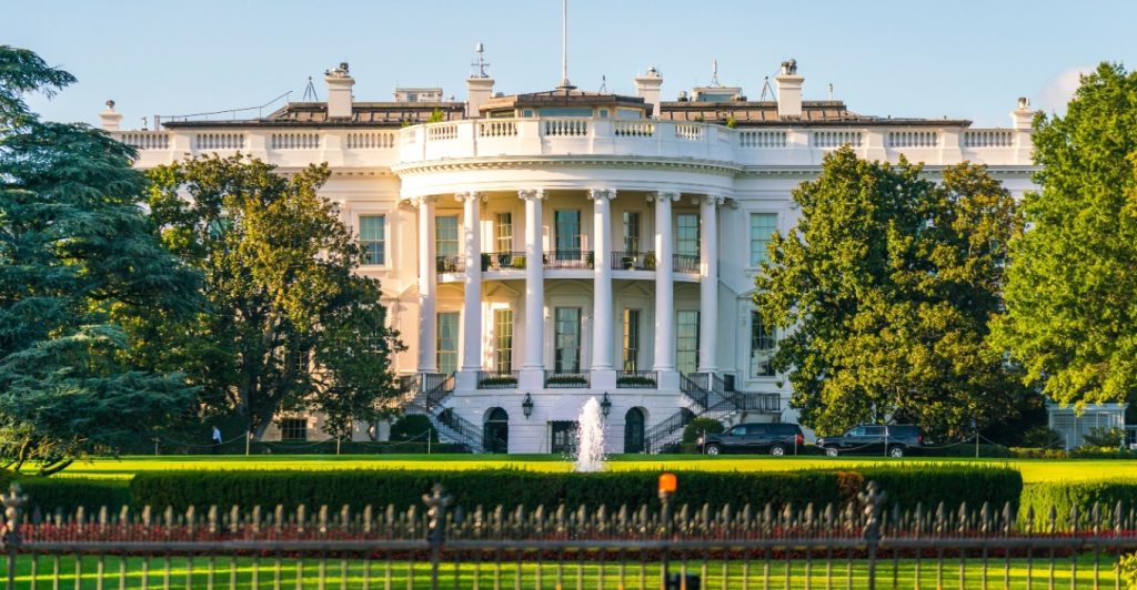 Μυστηριώδη βίντεο στα social media του Λευκού Οίκου προκαλούν σύγχυση και εικασίες ακόμη και για... πυρηνικό πλήγμα