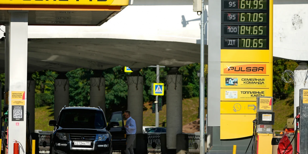 Από την 1η Απριλίου απαγορεύει τις εξαγωγές σε βενζίνη η Μόσχα για να συγκρατήσει τις τιμές