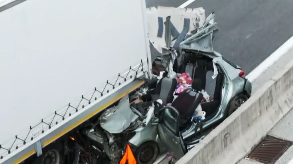 260329090625_egnatiatragwdia3-xrm