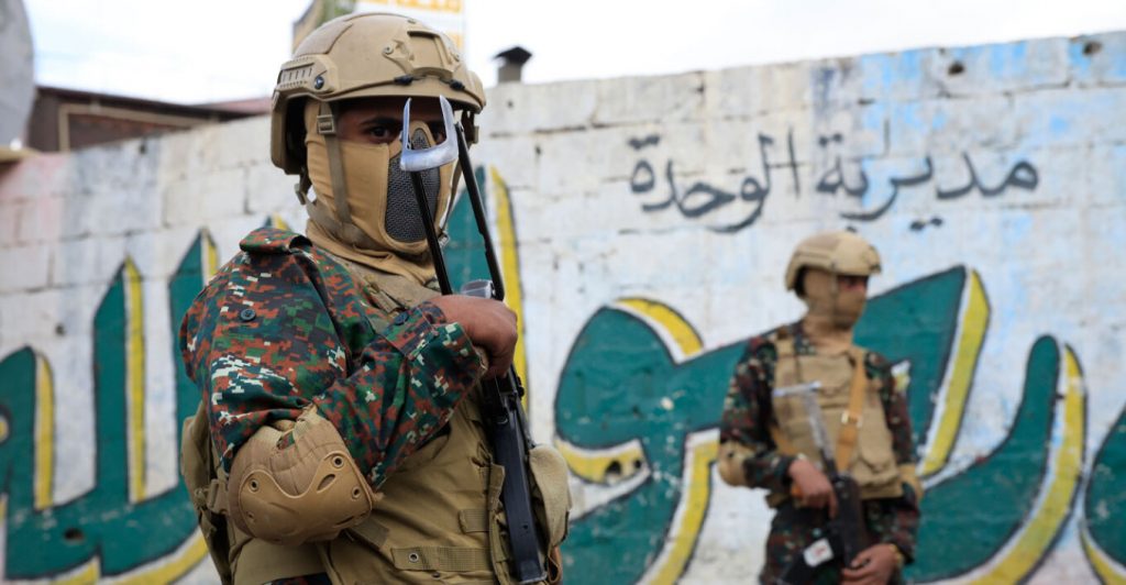 Τι σημαίνει η είσοδος των Χούθι στον πόλεμο: Οι συνέπειες για τη σταθερότητα στη Μέση Ανατολή και το διεθνές εμπόριο