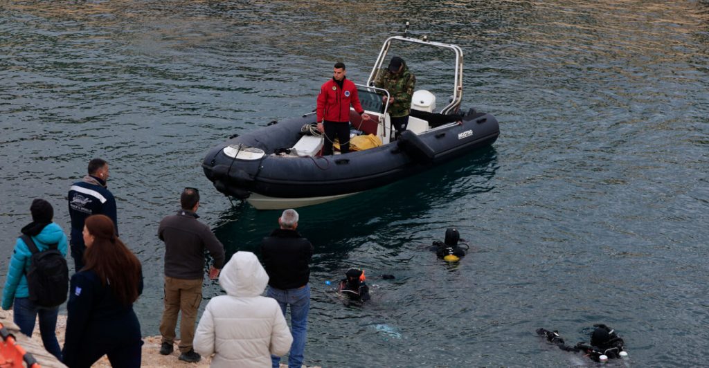 Δύτης που βούτηξε στο «Πηγάδι του Διαβόλου» για την ανάσυρση του 34χρονου περιγράφει: «Χωρίς σχοινί είναι ακατόρθωτο να βγεις»