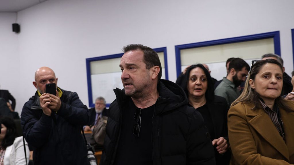 Μήνυμα Πλακιά πριν τη νέα συνεδρίαση της δίκης για τα Τέμπη: Οι εμπλεκόμενοι να δείξουν σοβαρότητα και αξιοπρέπεια όπως αρμόζει στα παιδιά μας