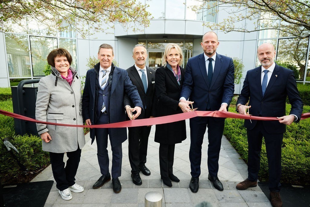 260331155000_THEON-0140