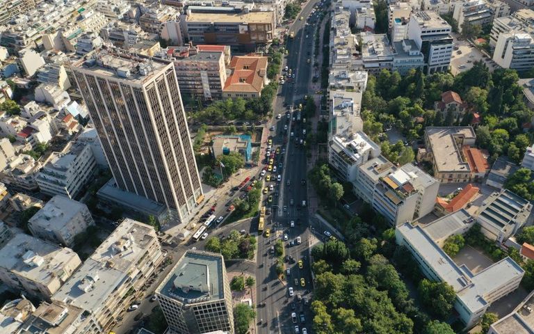 To ελληνικό επιχειρείν μετράει κάτι λιγότερο από ένα εκατομμύριο επιχειρήσεις όλων των μορφών –σε ποσοστό άνω του 70% ατομικές επιχειρήσεις