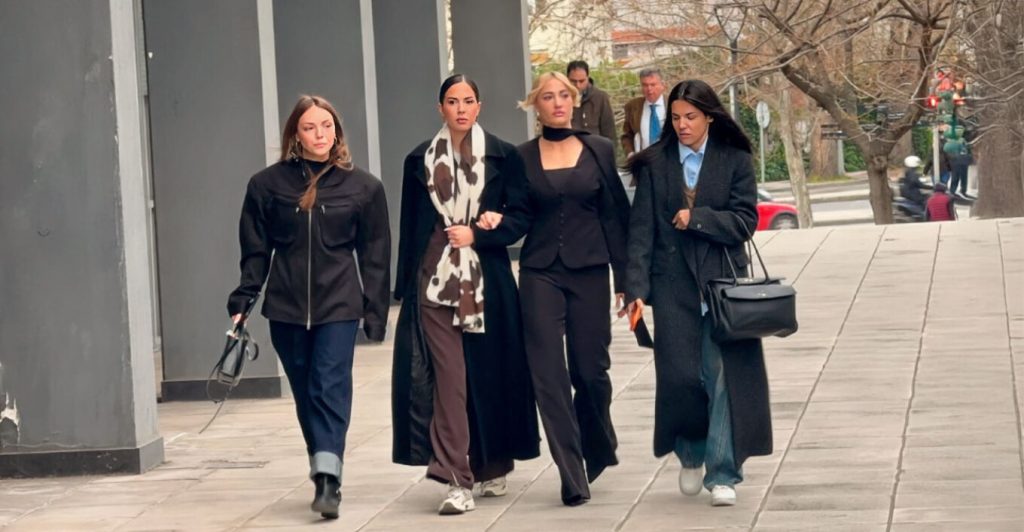 Δίκη Τούνη: Ενοχή των κατηγορουμένων πρότεινε η εισαγγελέας στη δίκη για το revenge porn, ξέσπασε σε κλάματα η influencer