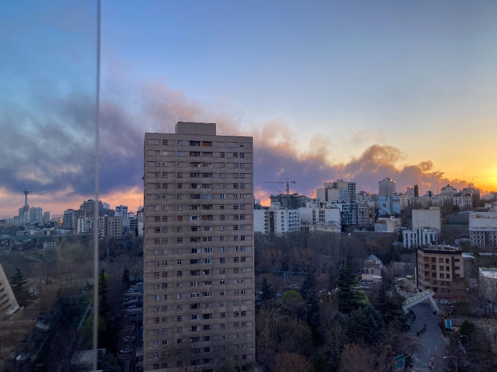 Ομοβροντία βαλλιστικών πυραύλων έπληξε σήμερα το Τελ Αβίβ, από το Ιράν