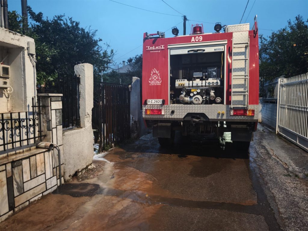 Κακοκαιρία Erminio: Πώς συνέβη η τραγωδία με τον νεκρό στη Νέα Μάκρη - «Βγήκε έξω και τον παρέσυρε το νερό» - ΒΙΝΤΕΟ