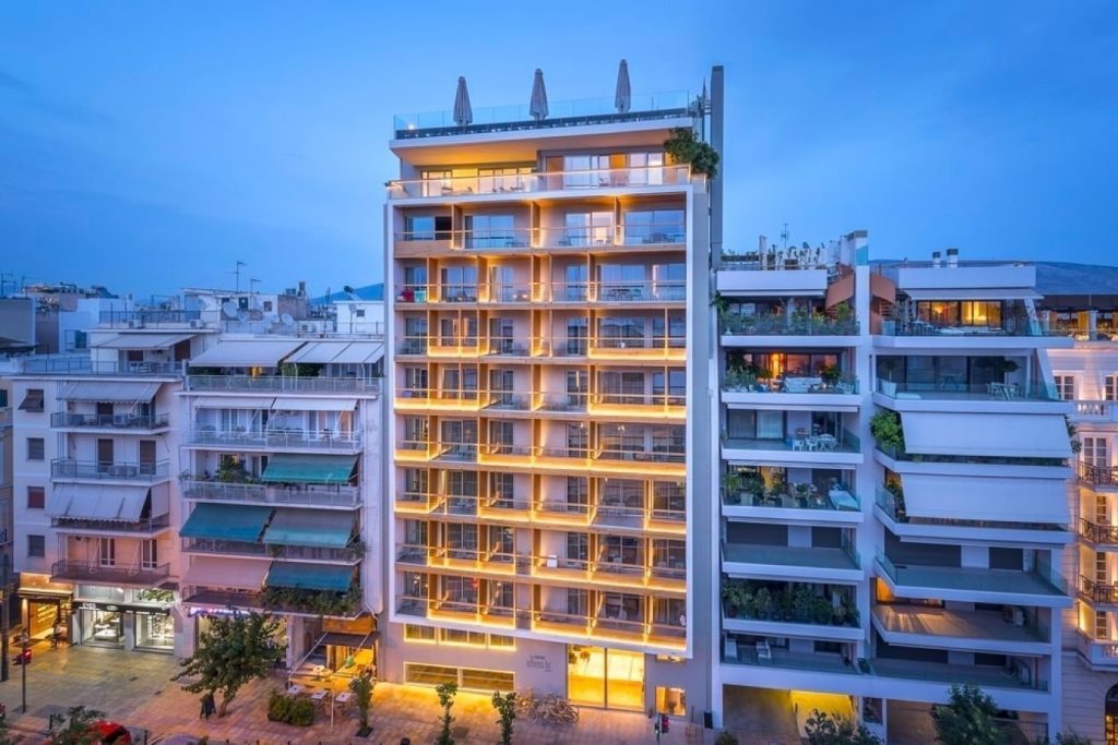 Πρόστιμο 10.000 ευρώ από το ΣτΕ στην Αποκεντρωμένη Διοίκηση Αττικής για τη μη κατεδάφιση των τριών τελευταίων ορόφων του Coco-Mat