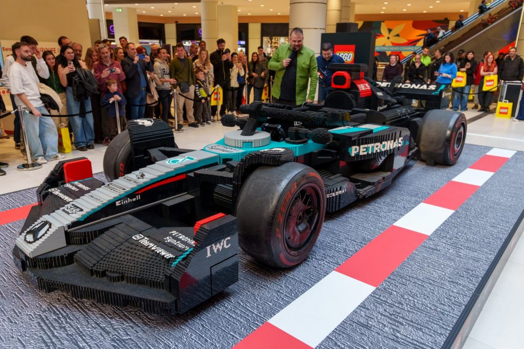 To μονοθέσιο LEGO Mercedes-AMG Petronas F1 στο «The Mall Athens»