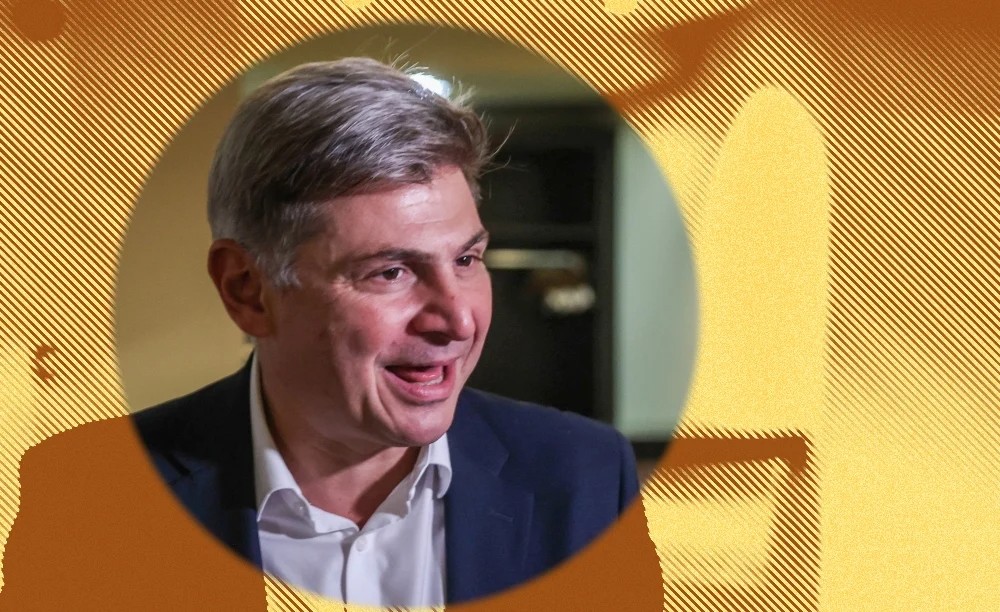 Πολιτικός… τουρίστας: Οι μετακινήσεις Φαραντούρη, τα χαμόγελα και οι μουρμούρες για πιθανή «μεταγραφή» στο ΠΑΣΟΚ