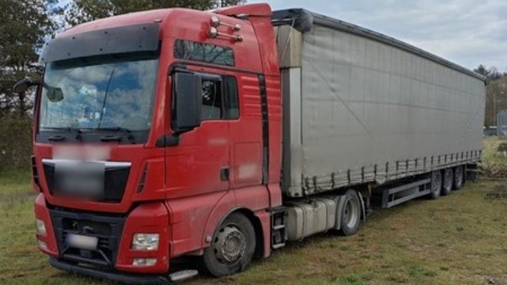 Συλλήψεις διακινητών σε Καβάλα και Έβρο: Μετέφεραν παράνομα μετανάστες στην ενδοχώρα