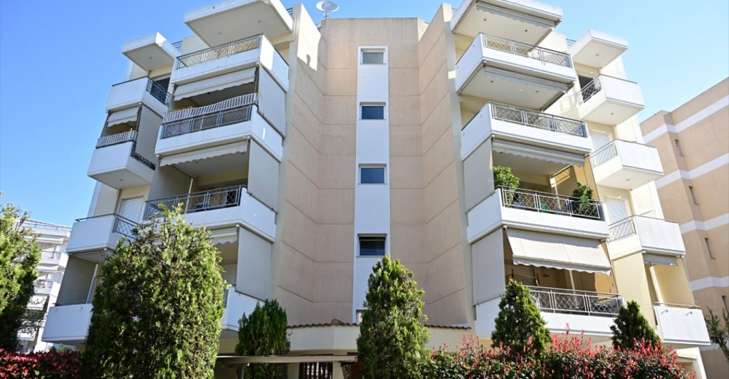 Μαρούσι: Γυναίκα έπεσε δύο φορές από τον τέταρτο όροφο – Συνελήφθη ο σύζυγός της