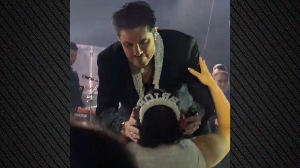 Νίκος Οικονομόπουλος: Το φιλί του σε νύφη που έκανε bachelorette - Βίντεο