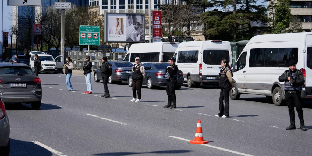 Δεν θα μας εκφοβίσει η τρομοκρατία, λέει το Ισραήλ για την επίθεση στο ισραηλινό προξενείο στην Κωνσταντινούπολη