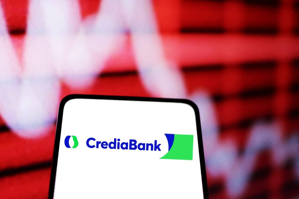 CrediaBank - H επόμενη μέρα: Η ΑΜΚ των €300 εκατ., η υπερκάλυψη €1,3 δισ. (3,8x) και η στρατηγική εξαγορών που αναδιαμορφώνει τη μετοχική σύνθεση και το επιχειρηματικό μοντέλο - Επιπτώσεις σε ρευστότητα, διασπορά εσόδων και πιθανή αναβάθμιση δεικτών.