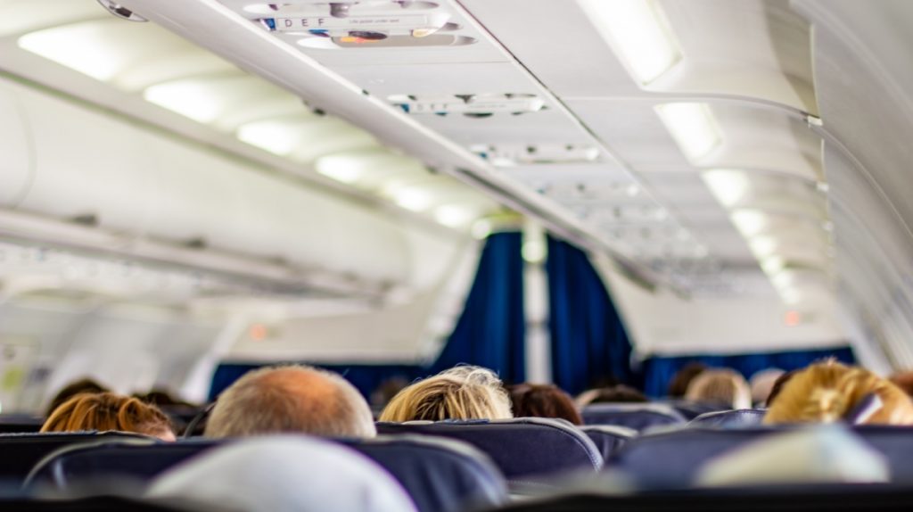 Ο viral Έλληνας πιλότος ξαναχτύπησε: «Προσγειωσούλα... αβαβά, ήρθατε ατσαλάκωτοι»