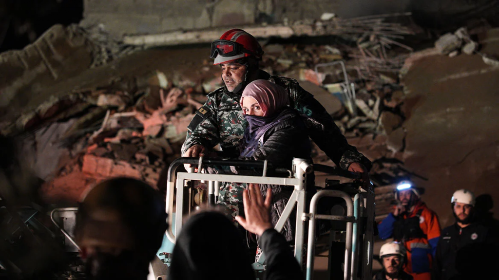 Χάος στον Λίβανο - Τουλάχιστον 254 οι νεκροί από ισραηλινούς βομδαρδισμούς