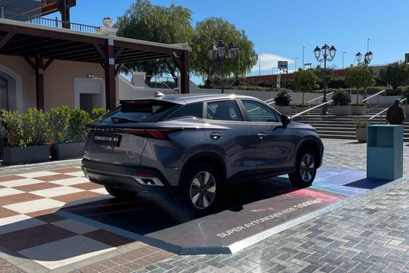 Omoda 5 SHS-H: Στο Designer Outlet Athens έως τις 2 Ιουνίου