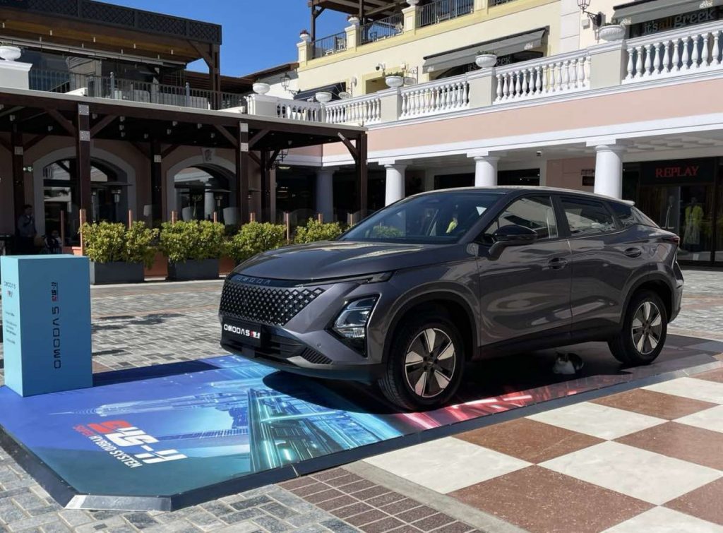 Omoda 5 SHS-H: Στο Designer Outlet Athens έως τις 2 Ιουνίου