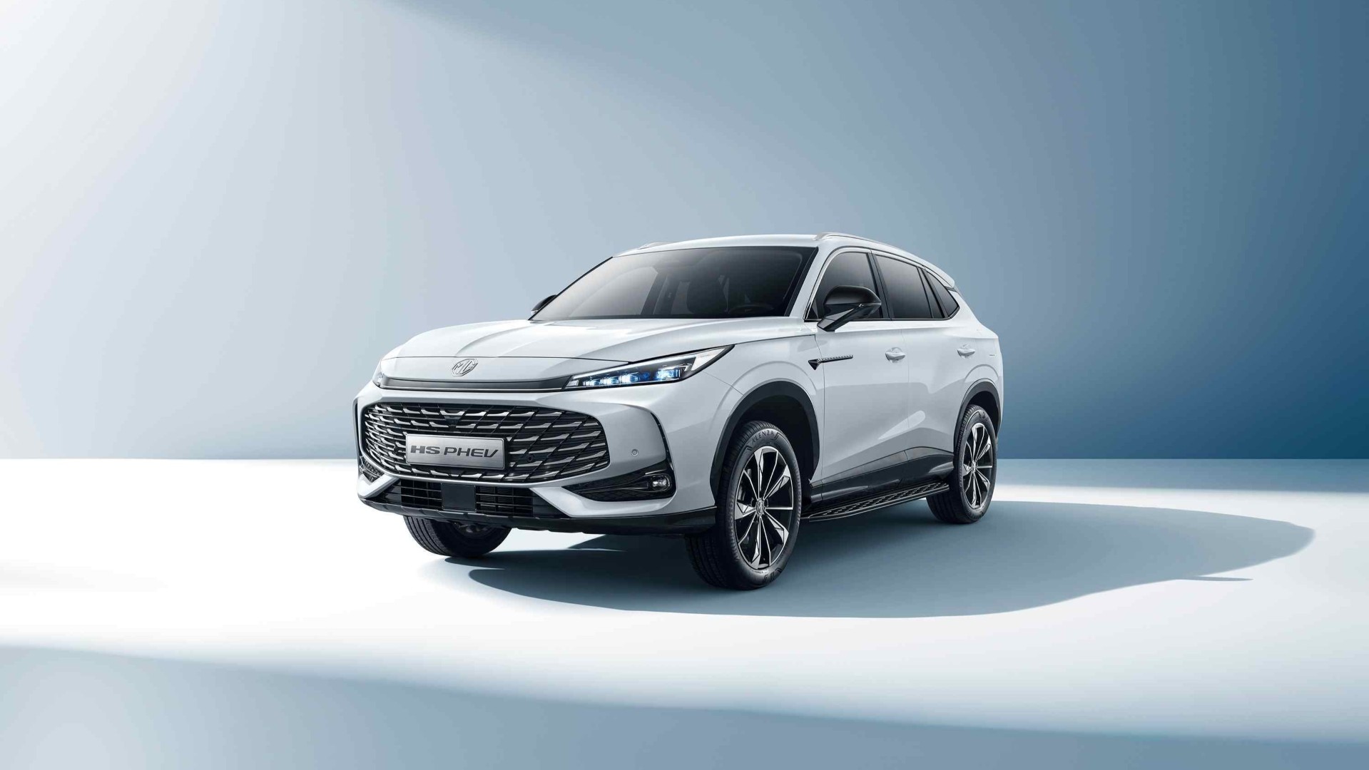 MG HS PHEV+: Με αυτονομία έως 1.065 χιλιόμετρα και τιμή από 32.900 ευρώ