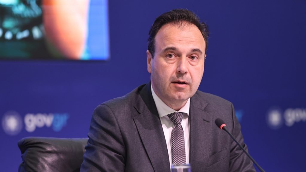 Δ. Παπαστεργίου: Υψηλά πρόστιμα στις πλατφόρμες που δεν θα συμμορφωθούν με την απαγόρευση στους ανηλίκους