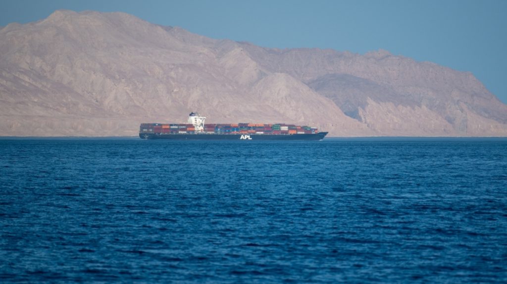 Γιατί η Τεχεράνη διατηρεί τον έλεγχο της ναυσιπλοΐας στα Στενά του Ορμούζ ως διαπραγματευτικό όπλο