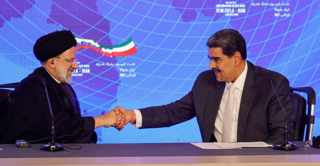 Politico: Tο μυστικό σχέδιο Μαδούρο για να αγοράσει από το Ιράν βαλλιστικούς πυραύλους που θα μπορούσαν να χτυπήσουν τις ΗΠΑ