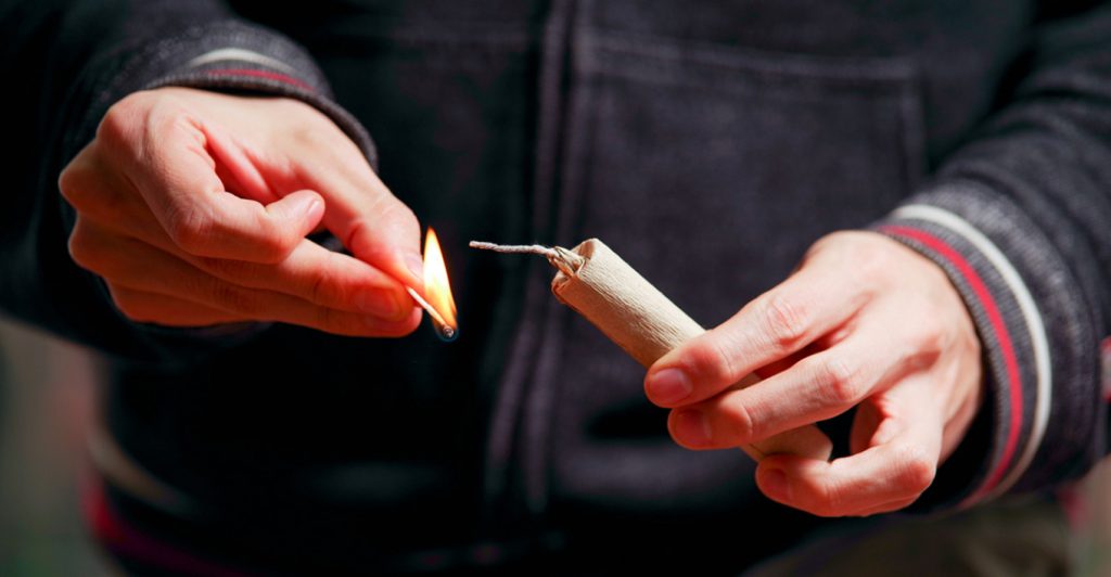 Σοβαρός τραυματισμός 14χρονου από κροτίδα στο Μενίδι - Υποβλήθηκε σε μερικό ακρωτηριασμό του αντίχειρα