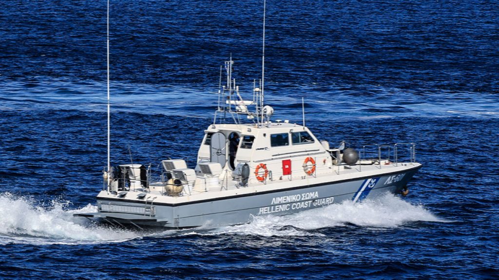 Διπλή επιχείρηση του Λιμενικού νότια της Κρήτης: 98 μετανάστες, ένας συλληφθείς διακινητής