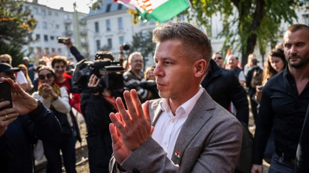 Politico: Το παρασκήνιο των επαφών Μάγιαρ με τις Βρυξέλλες – Οι στόχοι του νέου Ούγγρου πρωθυπουργού