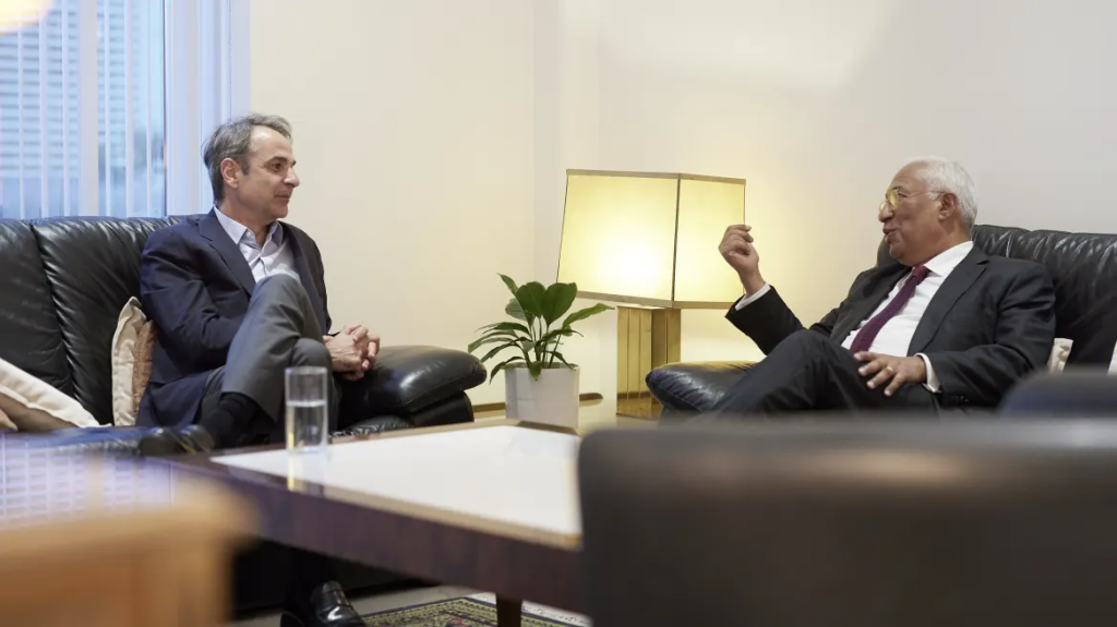 Με τον Αντόνιο Κόστα συζήτησε για τις τελευταίες εξελίξεις στη Μέση Ανατολή ο Κυριάκος Μητσοτάκης