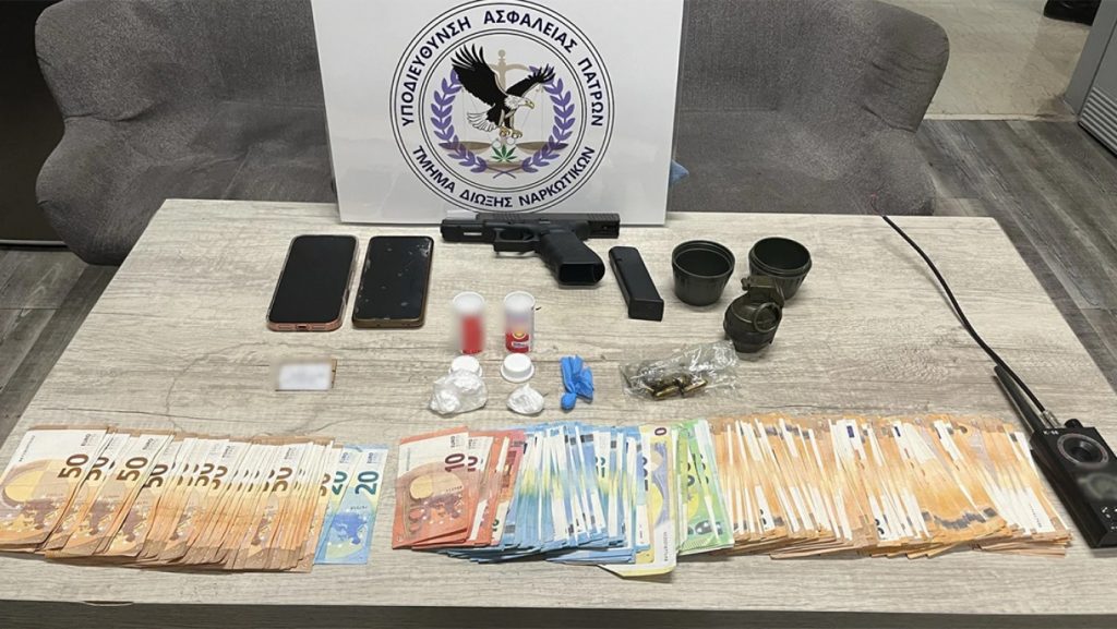 Πάτρα: Εξαρθρώθηκε κύκλωμα διακίνησης ναρκωτικών - Έκρυβαν χειροβομβίδα μέσα σε κοτέτσι