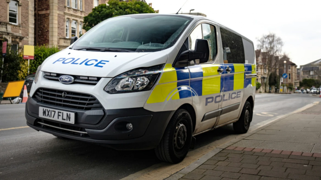 Βρετανία: Τρεις συλλήψεις για απόπειρα εμπρησμού σε ιρανόφωνο τηλεοπτικό σταθμό