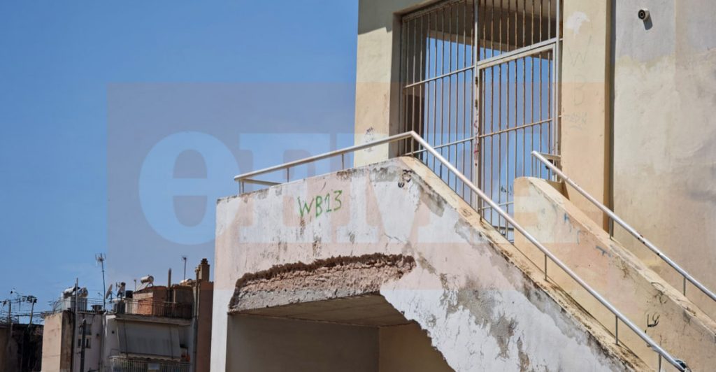 Μάχη στη ΜΕΘ δίνει η 13χρονη που έπεσε από μπαλκόνι σχολείου στο Χαϊδάρι, εξαιρετικά κρίσιμη η κατάστασή της