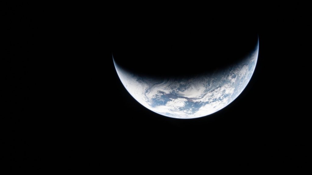 Νέες εντυπωσιακές εικόνες από την αποστολή Artemis II: Το βίντεο της Κριστίνα Κοχ σε απόσταση 54.400 χλμ. από την Γη