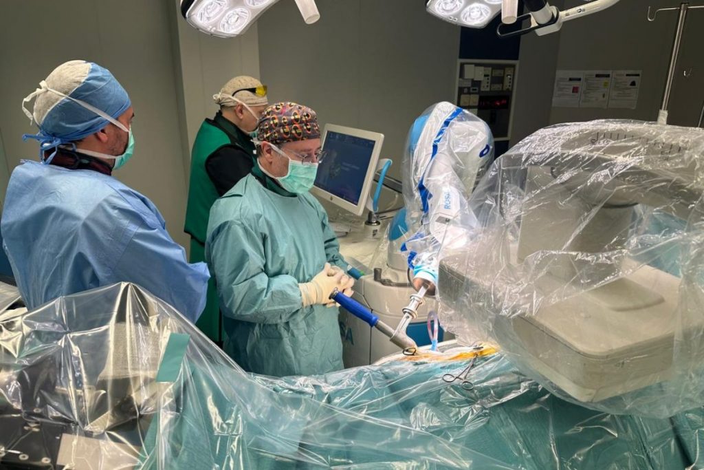 260423163029_Μetropolitan-1200×800