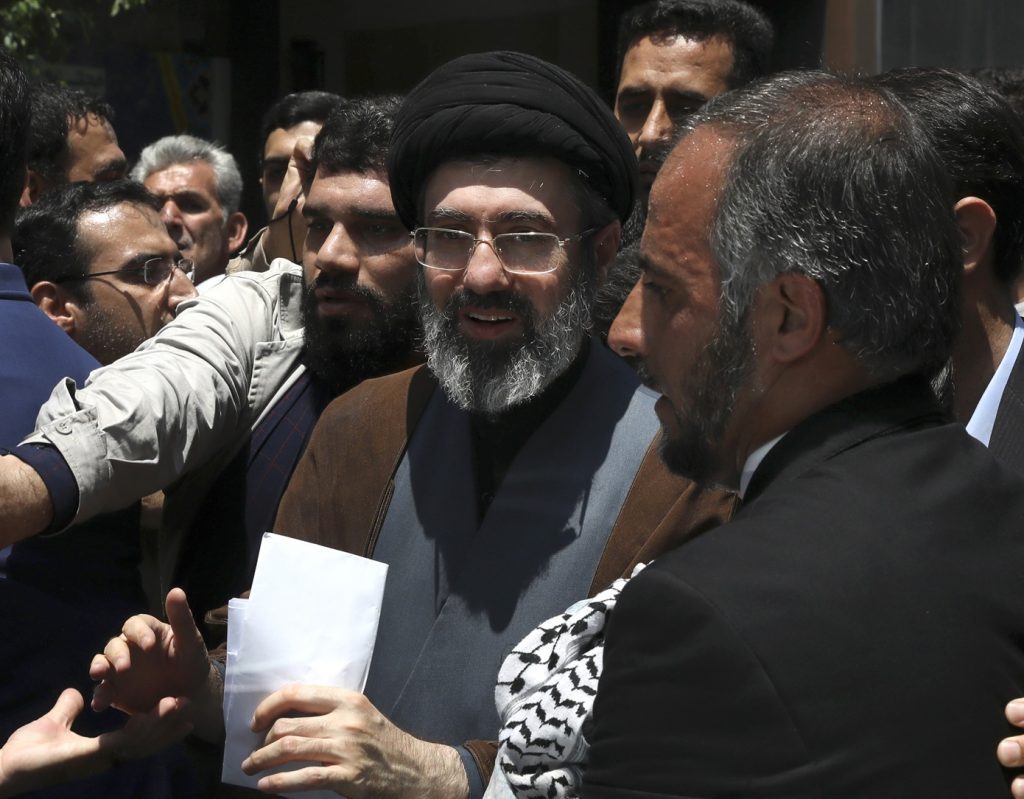 Μυστήριο καλύπτει το «πού» και το «πώς» είναι σήμερα ο Μοτζταμπά Χαμενεΐ