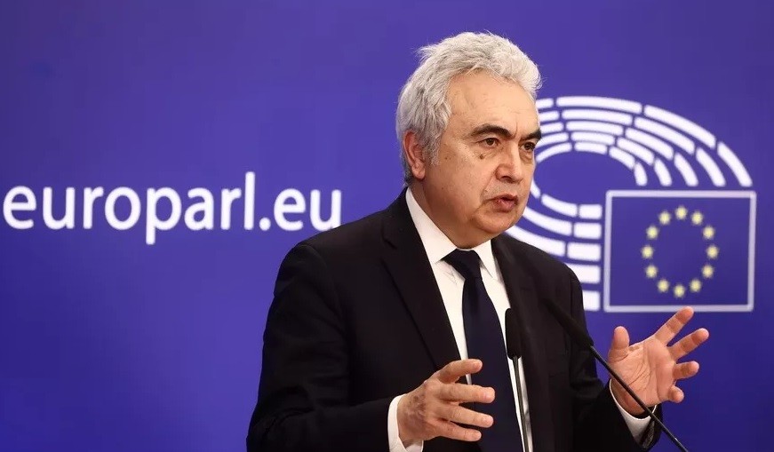 ΙΕΑ: 13 εκατ. βαρέλια πετρελαίου την ημέρα χάνονται από αποκλεισμό στο Ορμούζ, αναφέρει ο Φατίχ Μπιρόλ