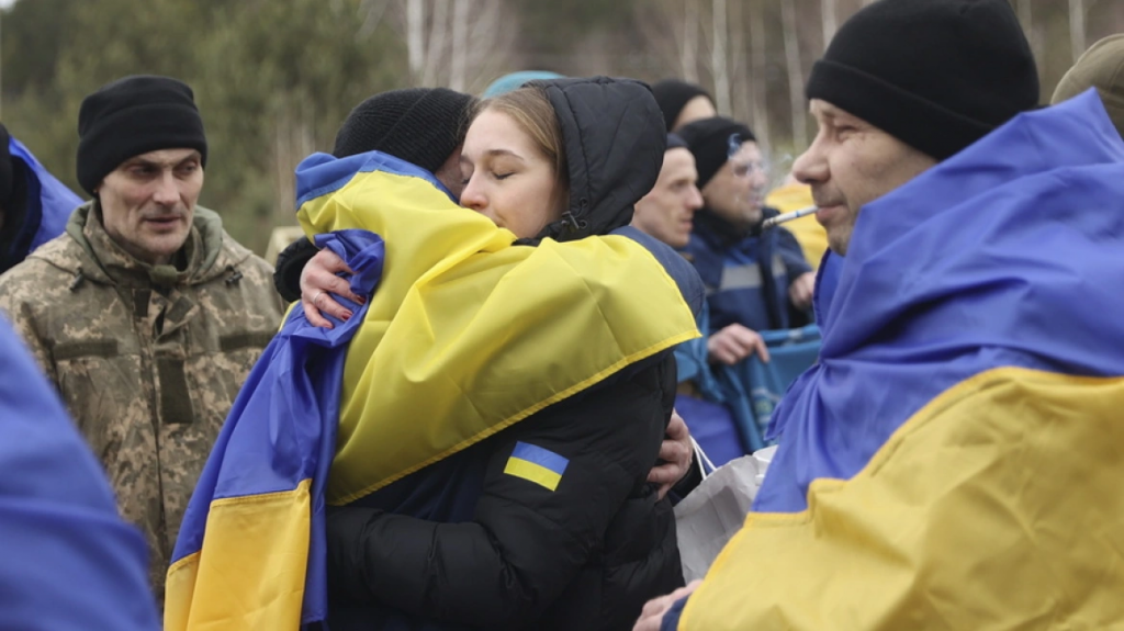 Τουλάχιστον 193 αιχμαλώτους πολέμου από κάθε πλευρά αντάλλαξαν Μόσχα και Κίεβο