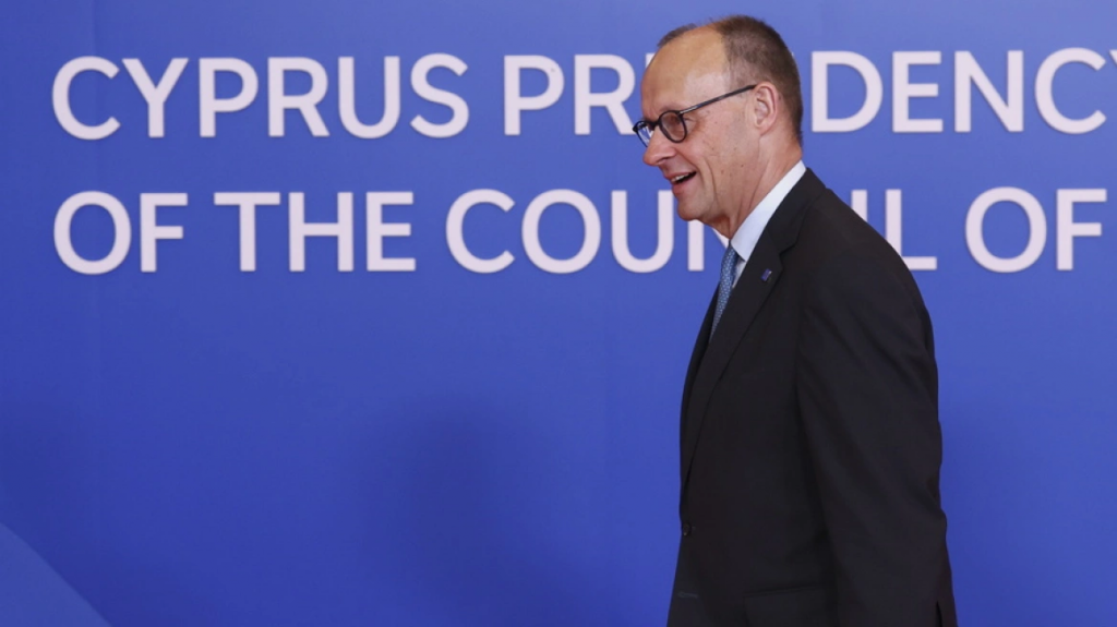 Την χαλάρωση κυρώσεων σε βάρος της Τεχεράνης στο πλαίσιο μιας συμφωνίας για τον τερματισμό του πολέμου, προτείνει ο Φρίντριχ Μερτς