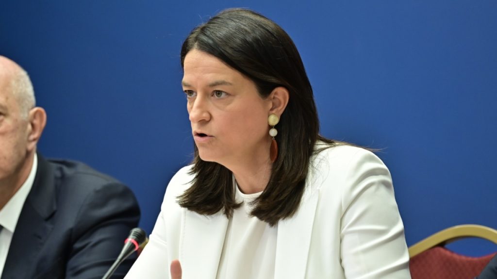 Κεραμέως για την επίθεση στον ΕΦΚΑ: «Η σκέψη μας βρίσκεται με τον εργαζόμενο που τραυματίστηκε»